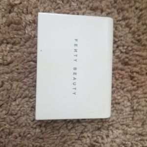 Fenty Invisimatte Blotting Powder
